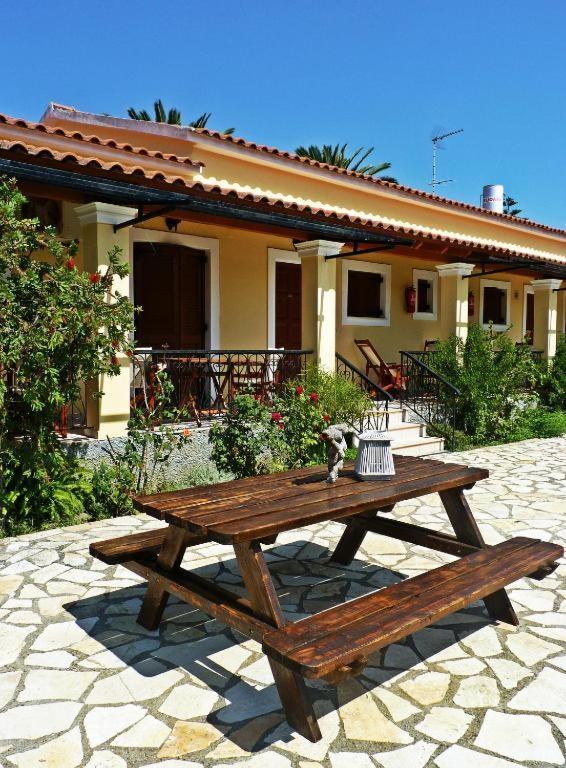 Feeloxenia Corfu Apartment